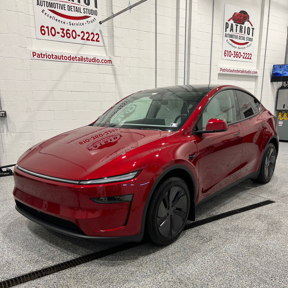 white mercedes SUV in the Patriot shop